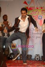 Jackky Bhagnani at Sachin Ahirr_s dance competition in Jambori Maidan on 27th Jan 2011 (38).JPG